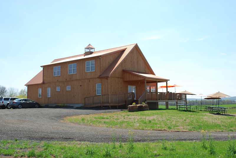Winery 32, Exterior