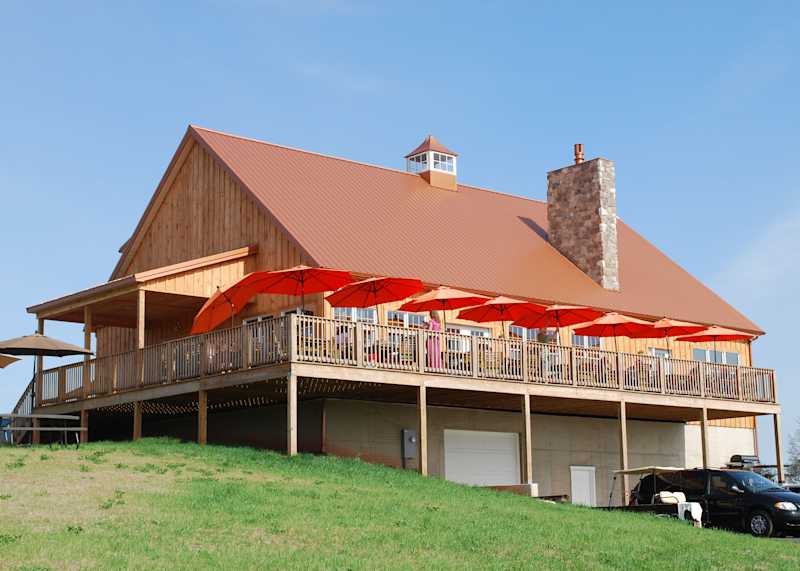 Winery 32, Exterior
