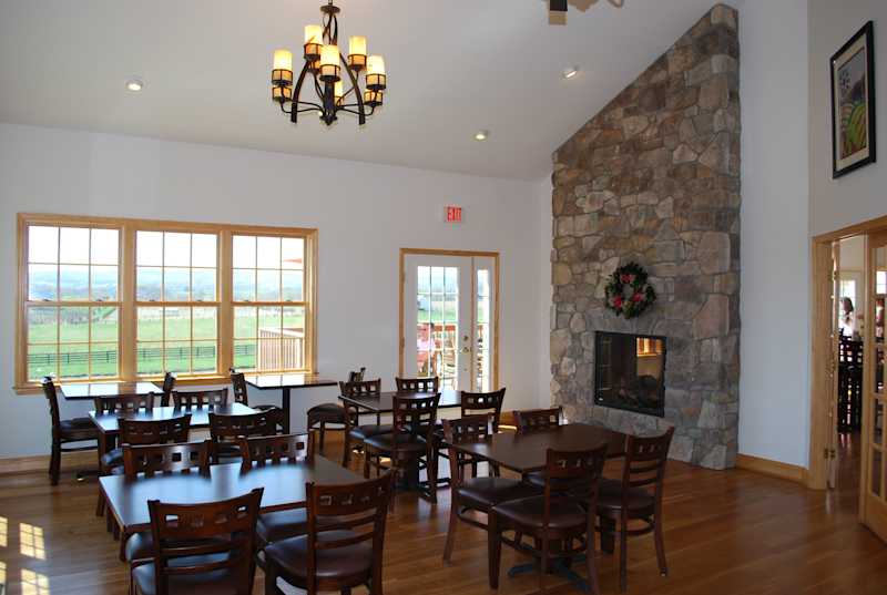 Winery 32, Tasting Room