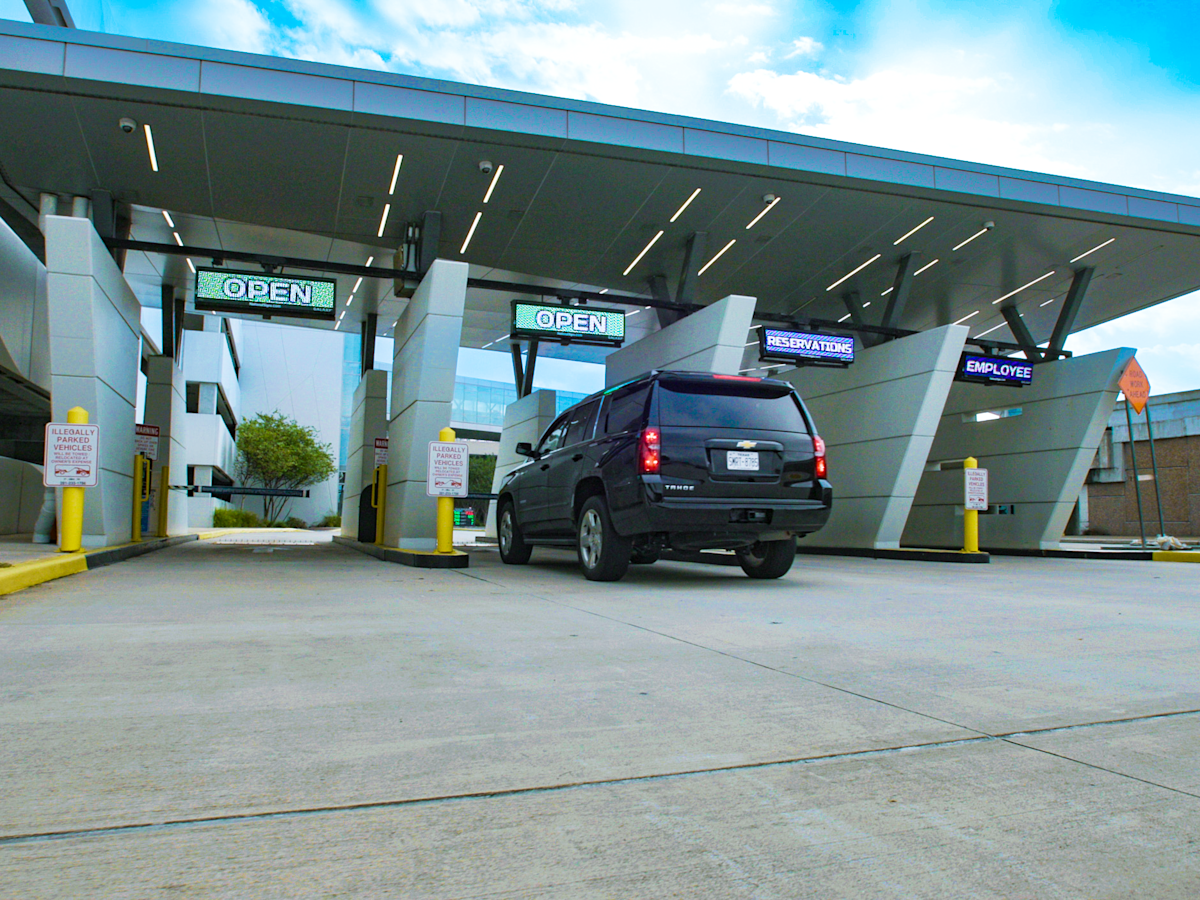 Reserve & Guarantee Terminal Parking at HOU