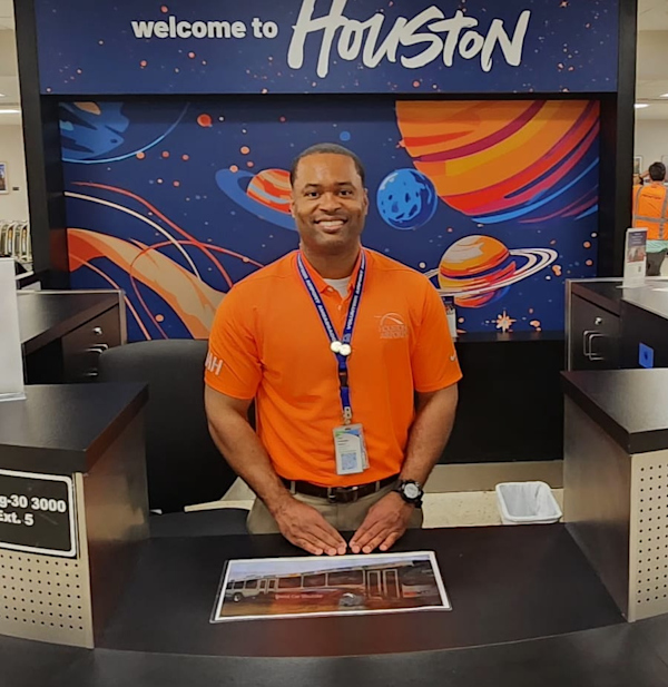 A Navy sailor’s short but meaningful mission at Houston Airports