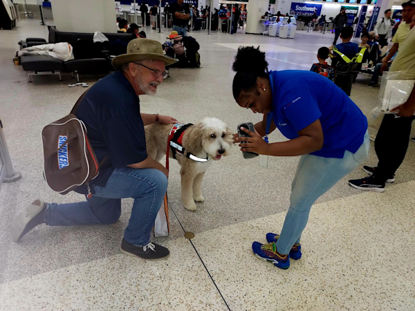 New recruit joins ‘pawsome’ Houston Airports volunteer team