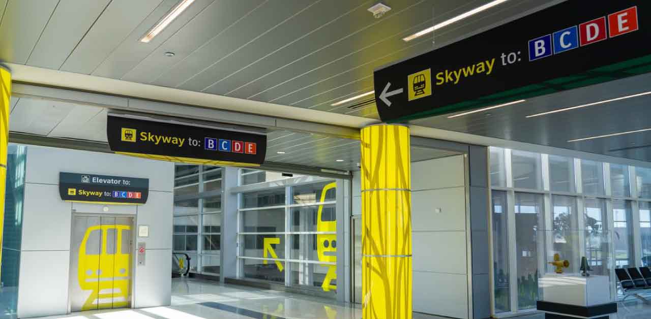 IAH-Skyway Signs