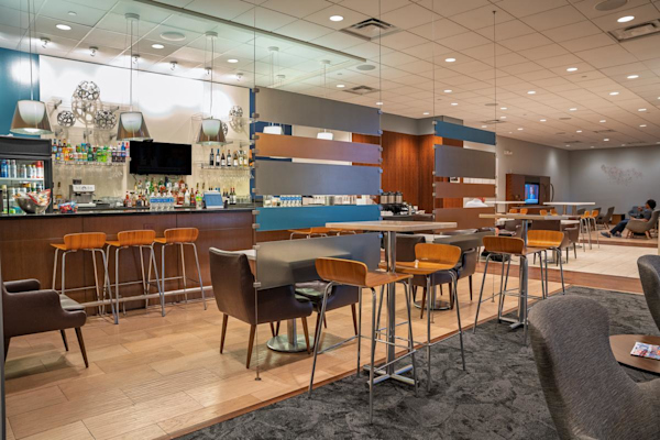 Renovated IAH Executive Lounge