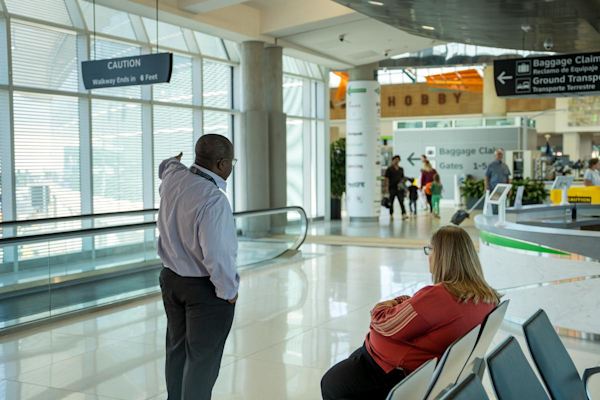 Heartwarming help and thoughtful touches: Passengers praise Hobby Airport