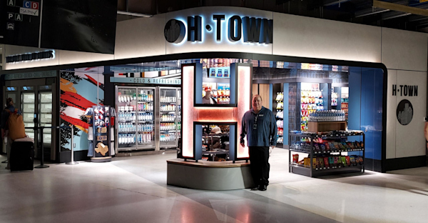 H-Town Store inside IAH Terminal E
