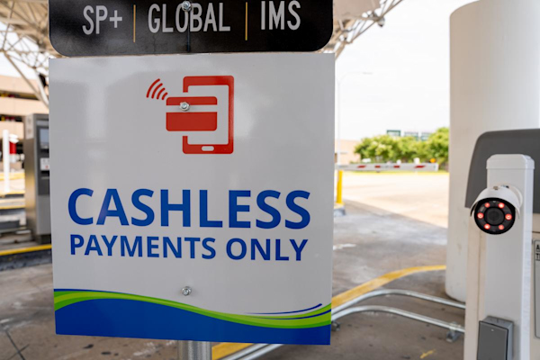 Houston Airports expands cashless parking system at Hobby Airport