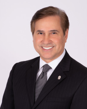 Arturo-Machuca-300x375