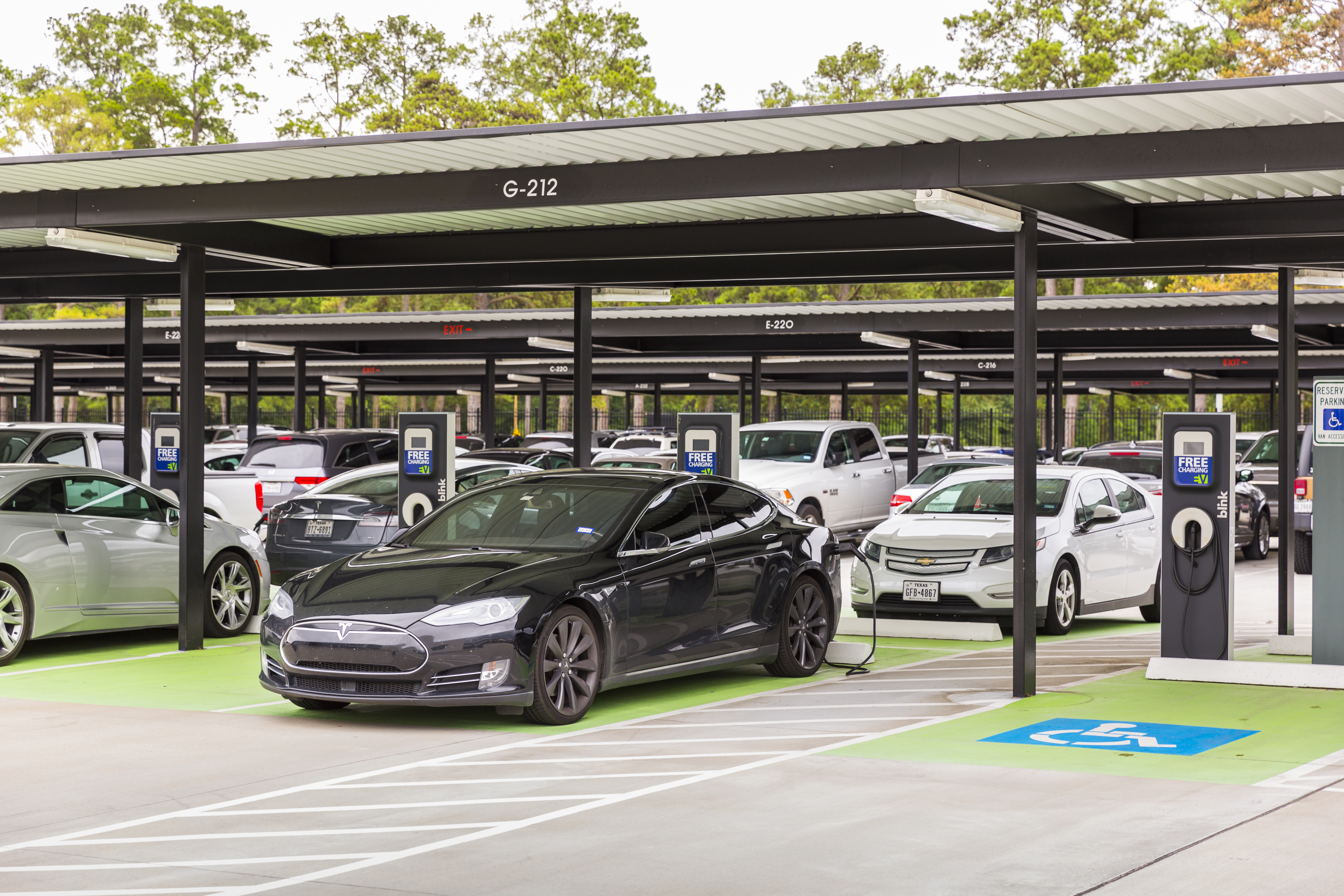 IAH ecopark EV Station