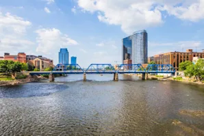 Article image for: How Much Does Hiring a Moving Company Cost in Grand Rapids?