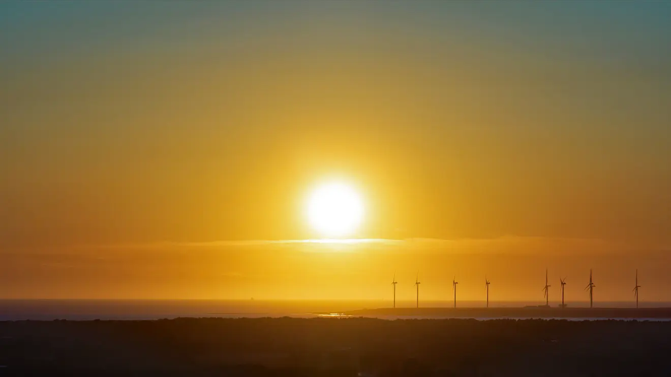 Zonsondergang in Zuidwest-Nederland - Simone Wiersma