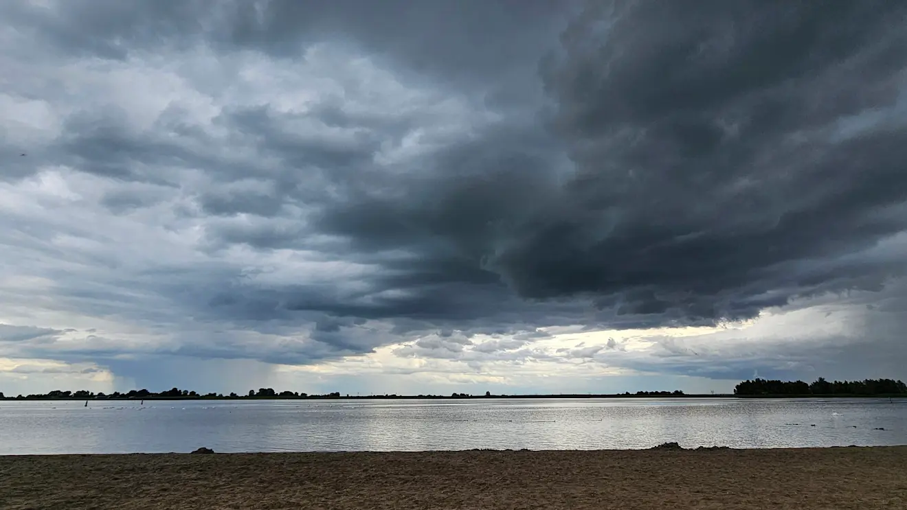 Boven het Veluwemeer bij Dronten - Jannine Sanders