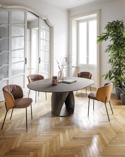 Cyclone Table and sweel chairs