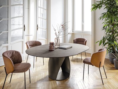 Cyclone Table and sweel chairs