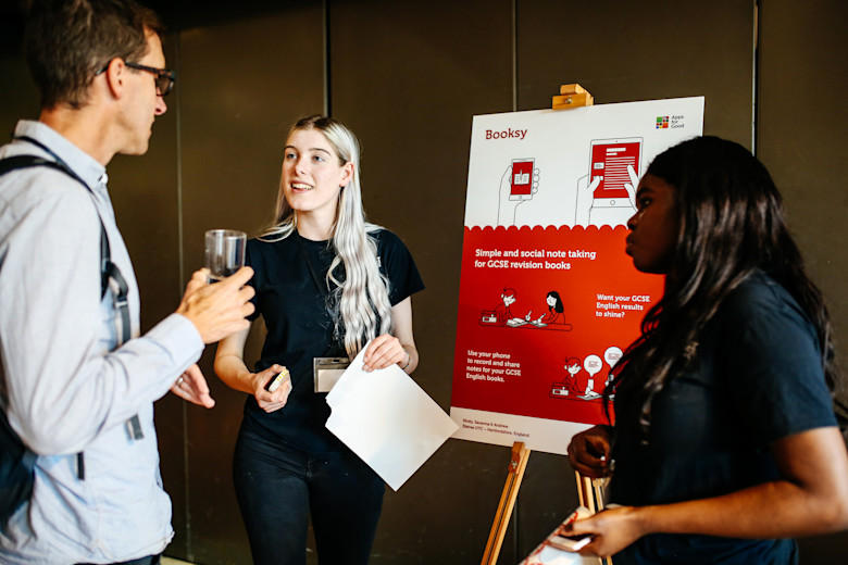 Photo - Booksy team pitches at the Awards