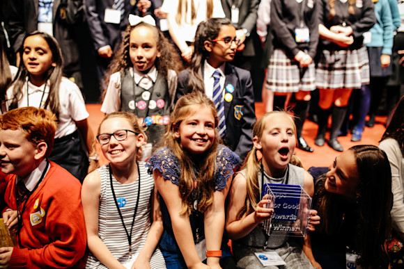 Photo - students cheering