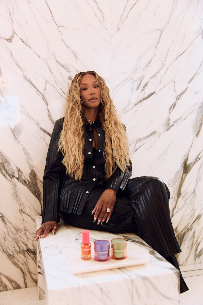 08-04-25 INTO THE GLOSS SAVANNAH JAMES BRITTANY BRAVO 1672