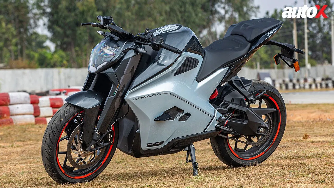 ๐ป Step Aside, Cybertruck: Motorcycle Tows Bus and Truck