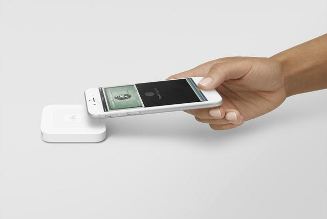 Square contactless reader with iphone