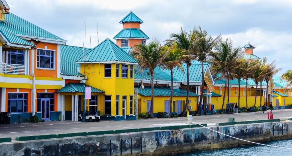 nassau-excursions-harbour-downtown-waterfront