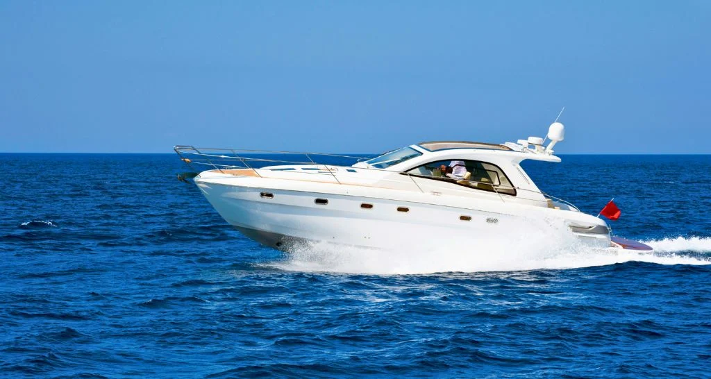 private-yacht-charter-bahamas-open-sea