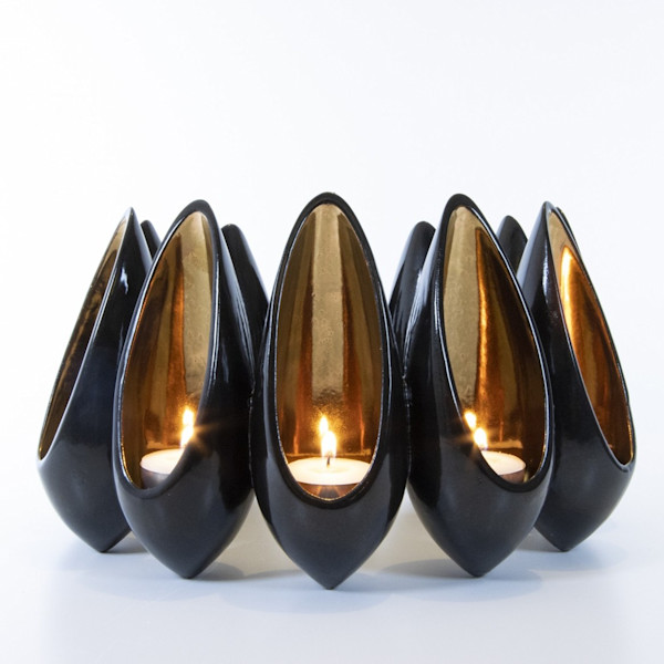 SEEDPOD WREATH by Object Van Brandenburg