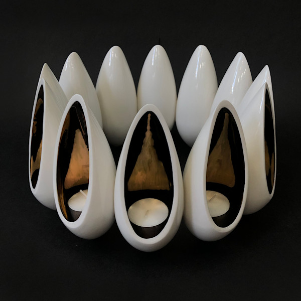 SEEDPOD WREATH by Object Van Brandenburg