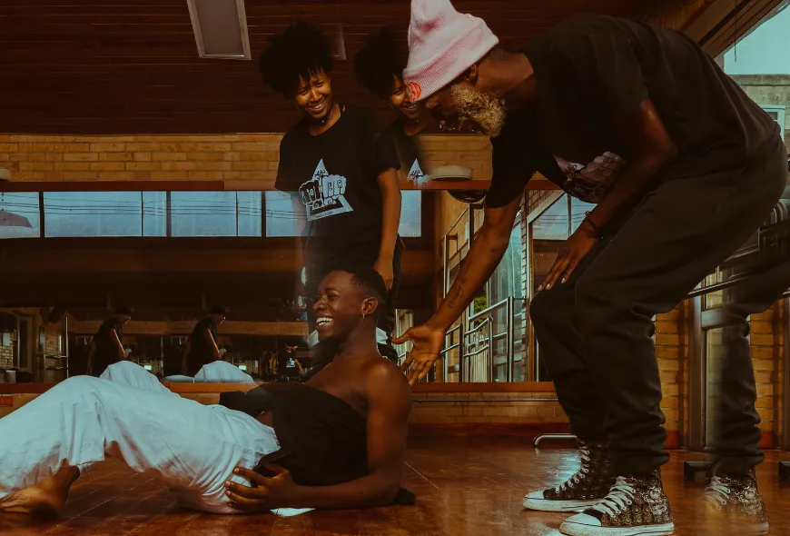 Afropower-cronicas-del-barrio-moravia-5