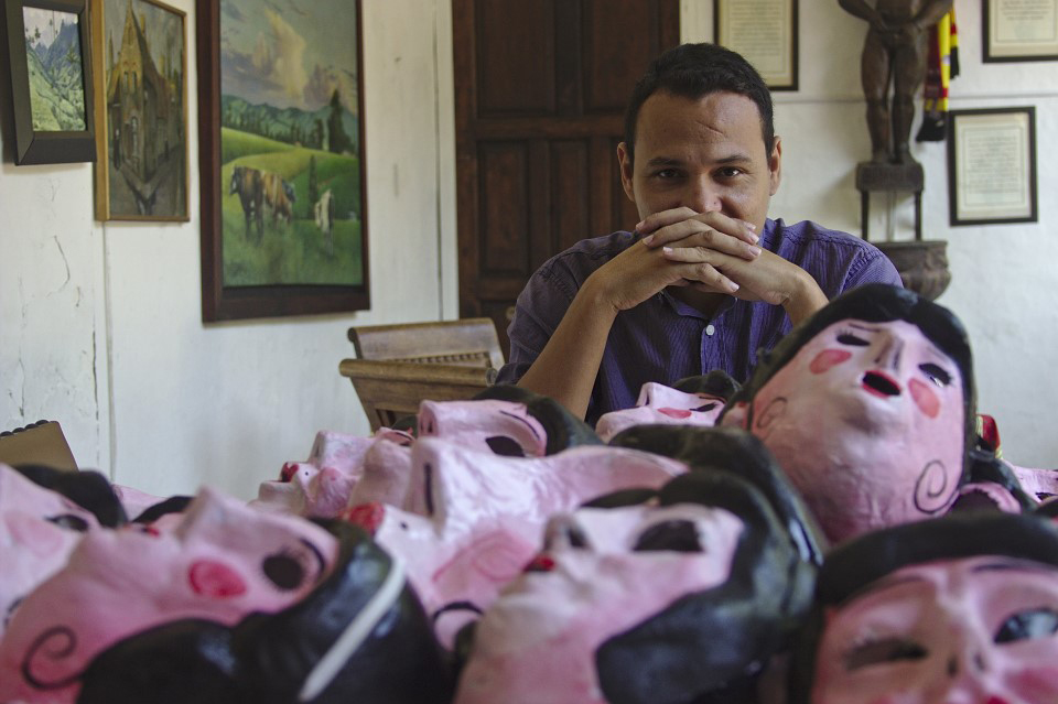 Juan-Gabriel-cronicas-de-la-region-santafe-21+.jpg