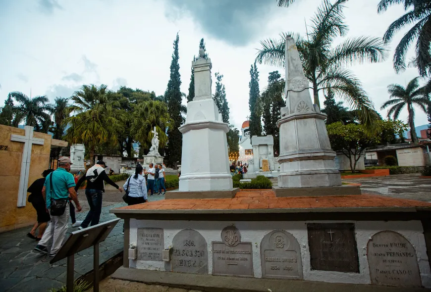 Museo-Cementerio-San-Pedro-cronicas-del-barrio-9