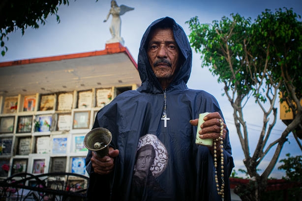 1-El animero Hugo Montoya 4animero-cronicas-del-barrio-victor-manuel-tangarife