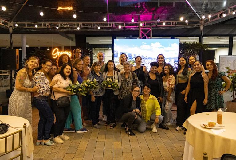 Cabecera banquete de la gratitud bello