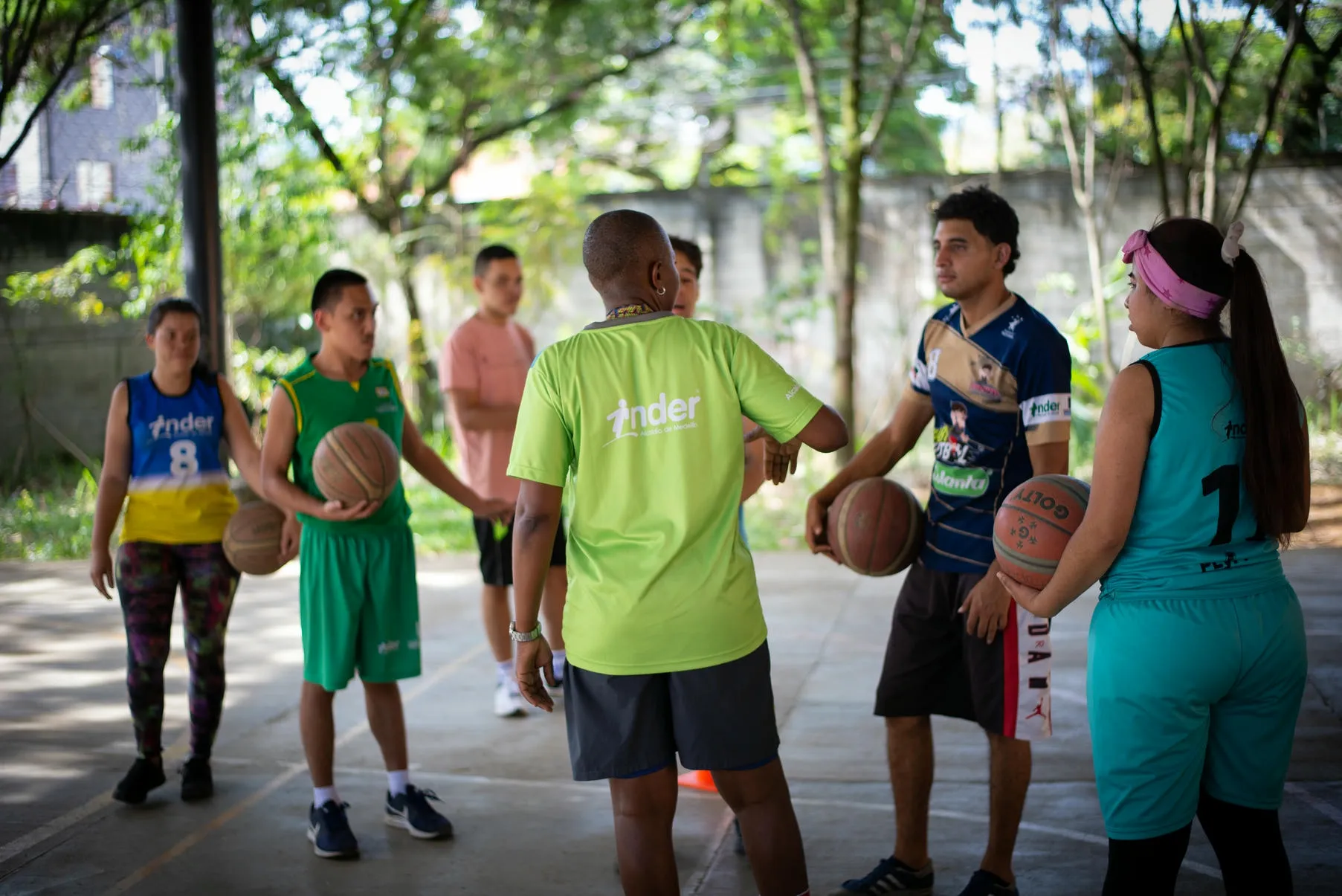 21felipe-acosta-cronicas-del-barrio-diego-echeverry