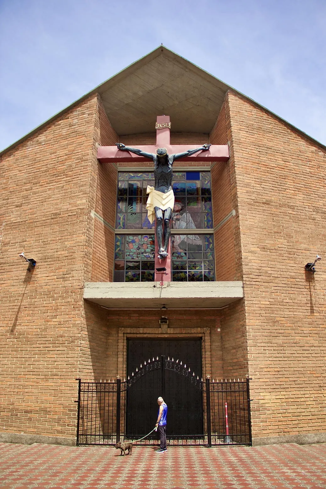 2-andres-moreno-cronicas-del-barrio-aranjuez-patrimonial-parroquia-san-cayetano