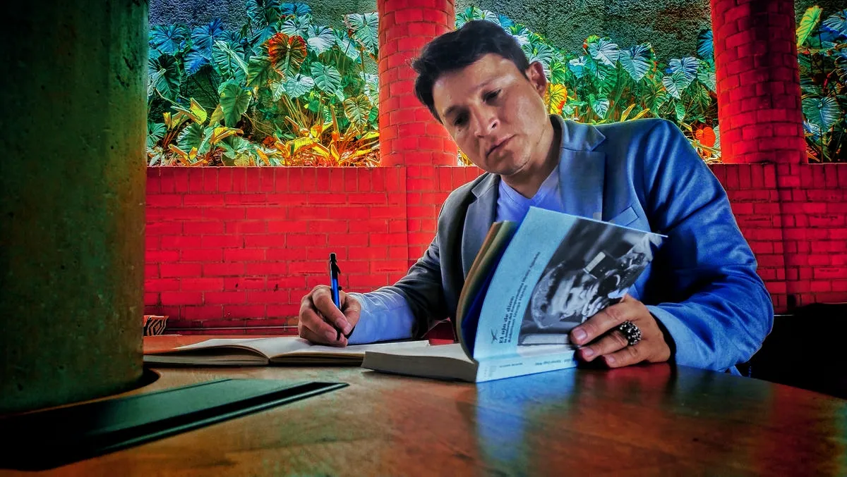 7-claudia-velasquez-cronicas-del-barrio-comfama-robinson-usuga