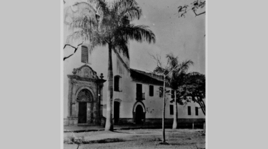 Claustro 1900