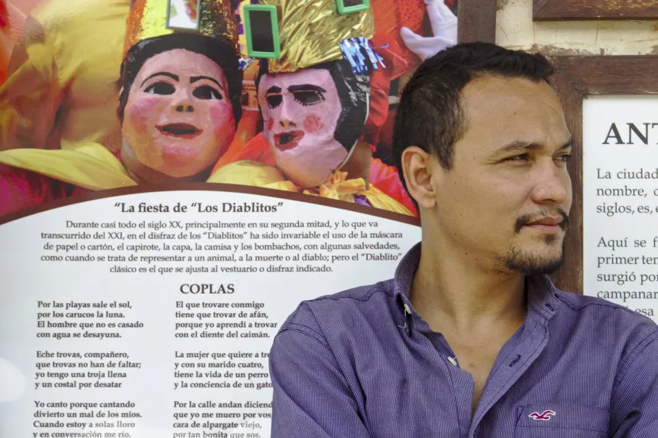 Juan-Gabriel-cronicas-de-la-region-santafe-34+.jpg