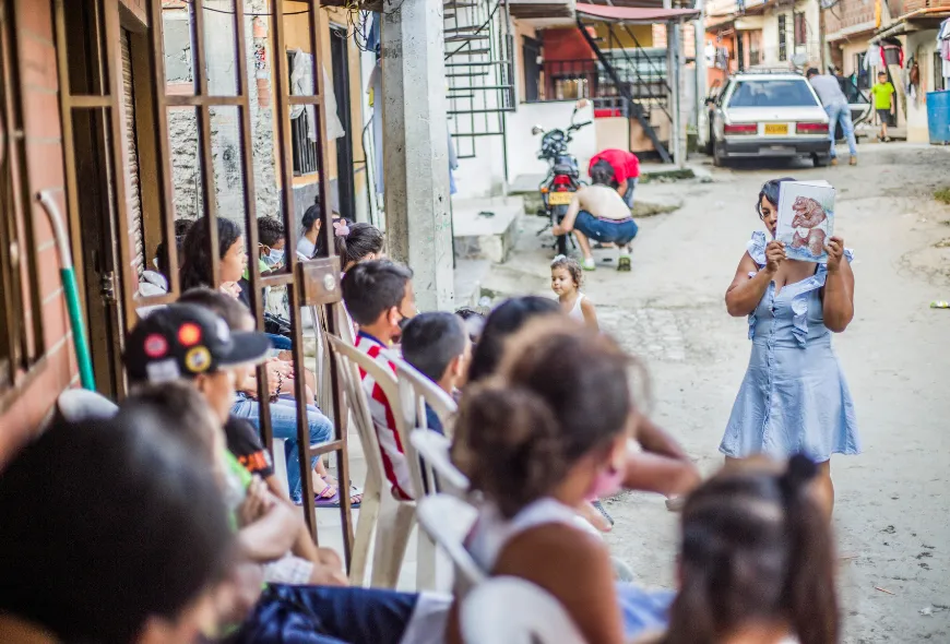 Crónicas del barrio-Erica Cristina Muriel Holguín-Santa-cruz-16