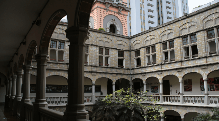 Claustro 2010