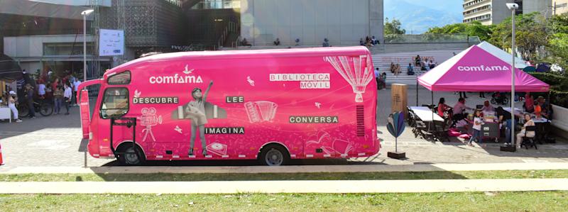 biblioteca-movil-comfama-mamm-fiesta-libro-hay-festival