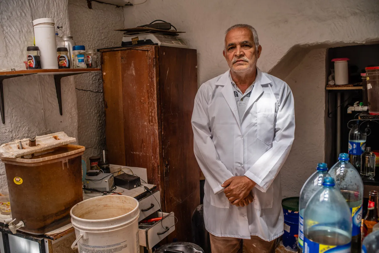 Carlos-rios-cronicas-del-barrio-pedregal-4+.jpg