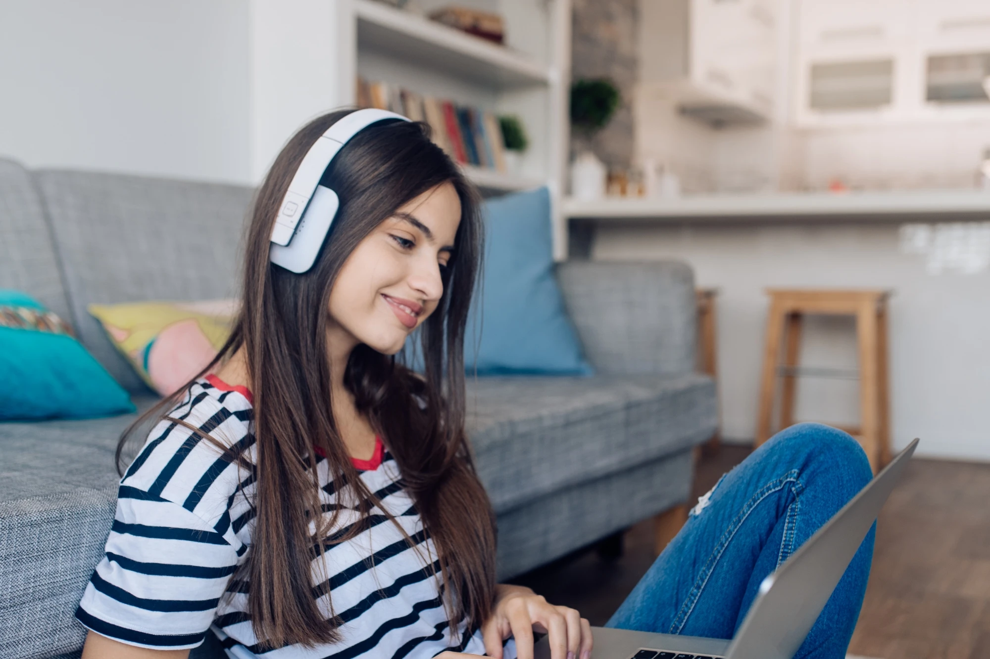 41604 KNA - PC - Expanding AP Page Image 1 - FINAL 241210