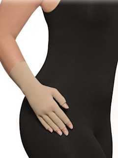 __JOBST advanced comfort quickly wick moisture away from the skin__
- Lightweight knit construction
- Easy to don, comfortable to wear