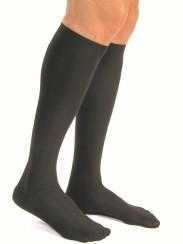 __JOBST forMen Casual is specifically designed for men with a contemporary, relaxed design that delivers gradient compression therapy, yet can be worn every day. It’s wool content provides extra softness and comfort. Made with superior moisture wicking properties that help keep feet dry and cool, an all-day comfort band that helps keep socks up without binding or pinching, and a reinforced heel and toe to increase durability and resist wear and tear.__
- Contemporary, relaxed design that can be worn every day
- Wool content for extra softness and comfort
- Moisture wicking properties to help keep feet dry and cool and reinforced heel and toe resist wear and tear
- Wide comfort knee band secures sock in place and maximizes wearing comfort