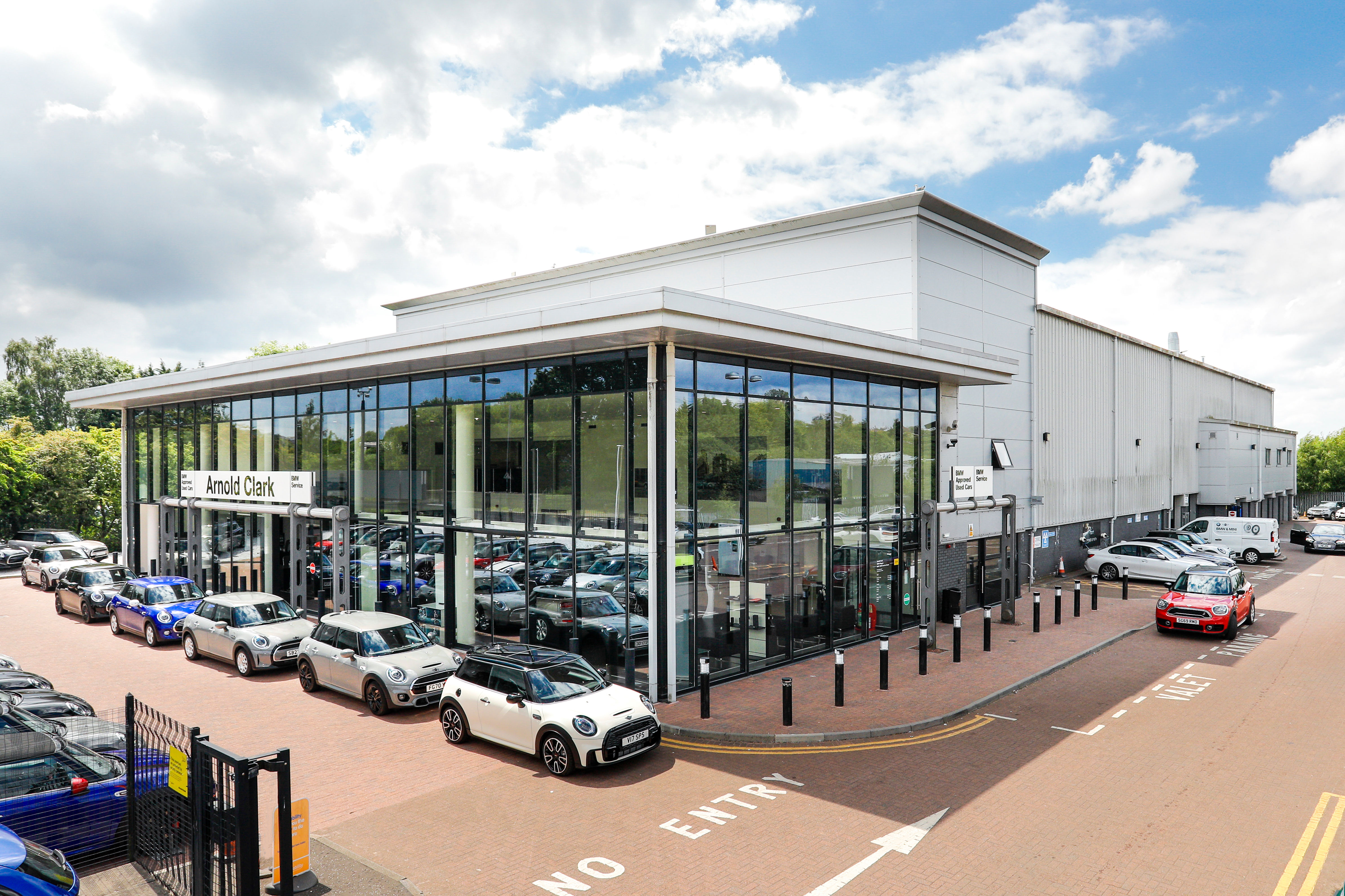 Arnold Clark Giffnock Car Sales