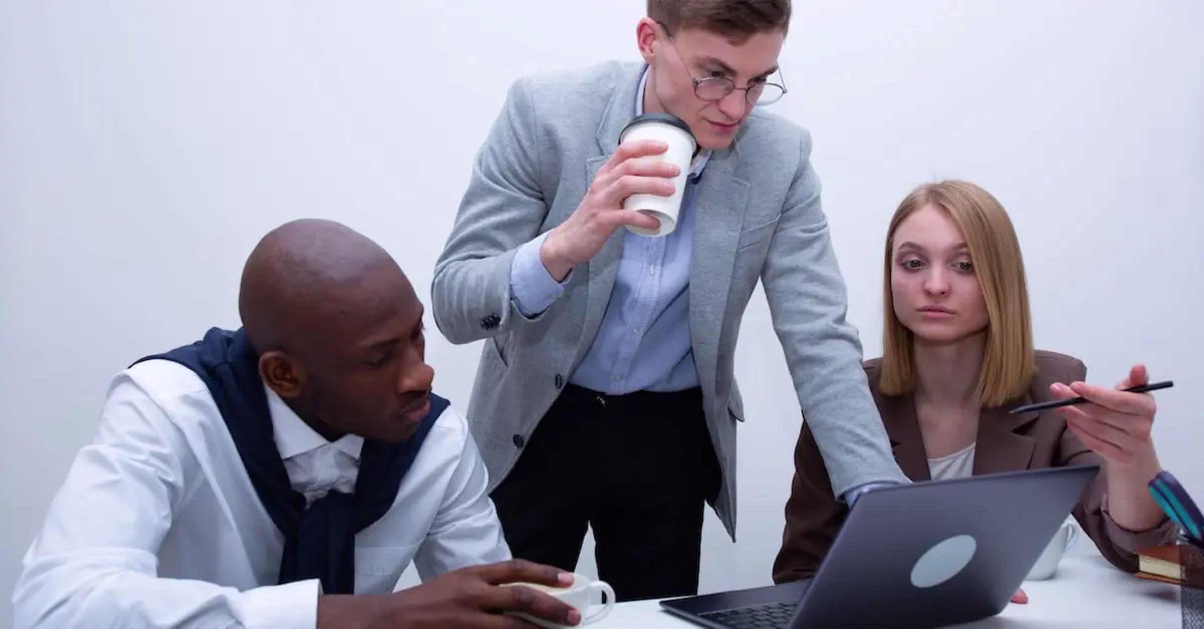 Enhancing digital customer experiences – the ultimate guide — Cover Image