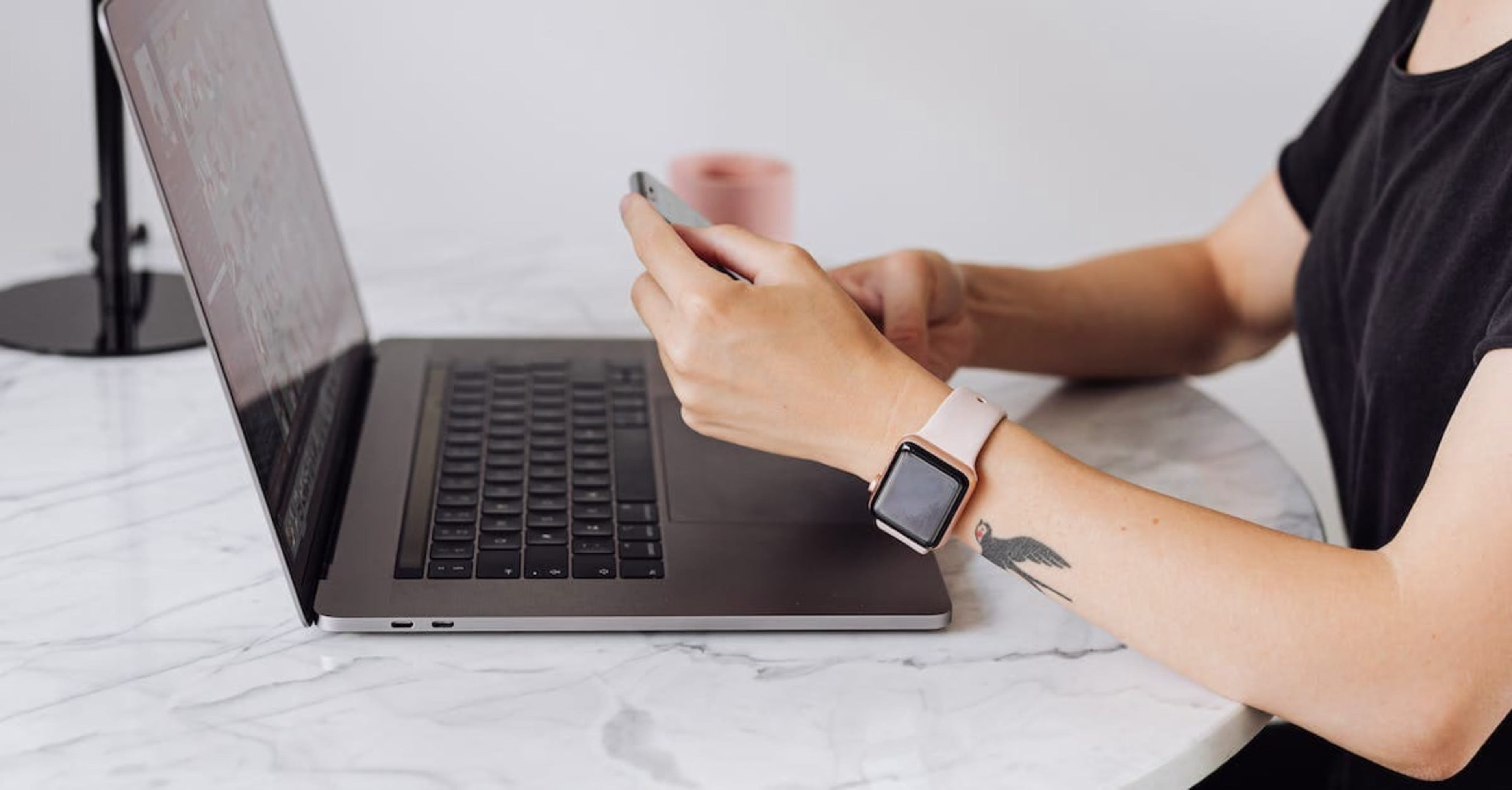 Content marketing analytics : outils d’analyse, comment les utiliser en 2024 ? — Cover Image
