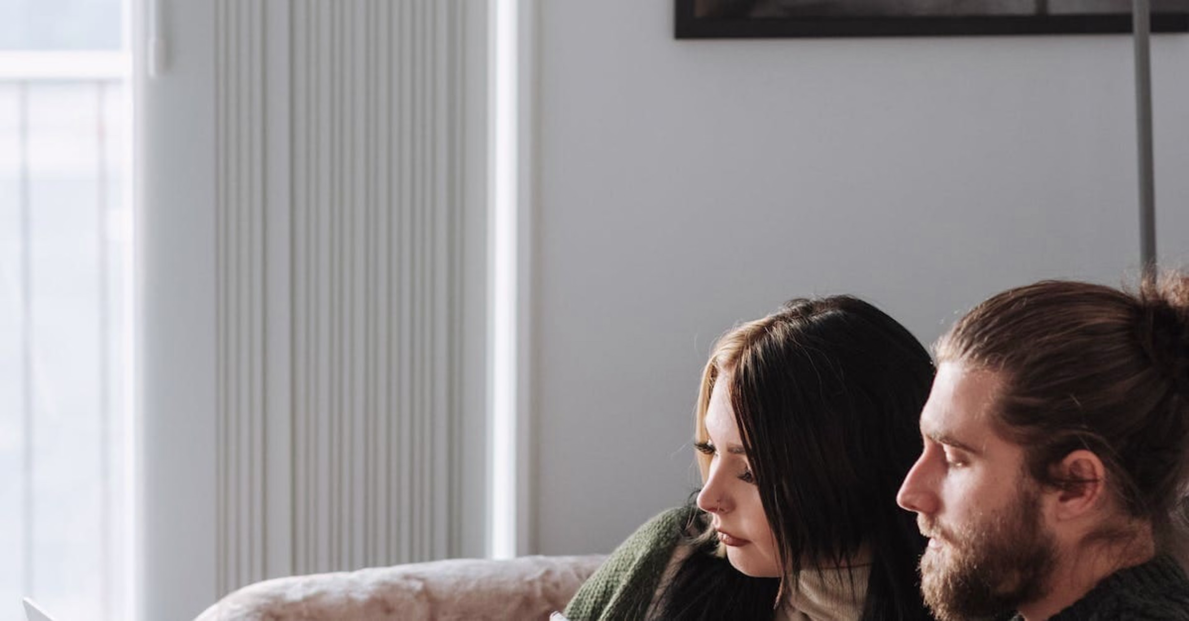 Chatbot avantages et inconvénients : en avoir un ou pas ? — Cover Image