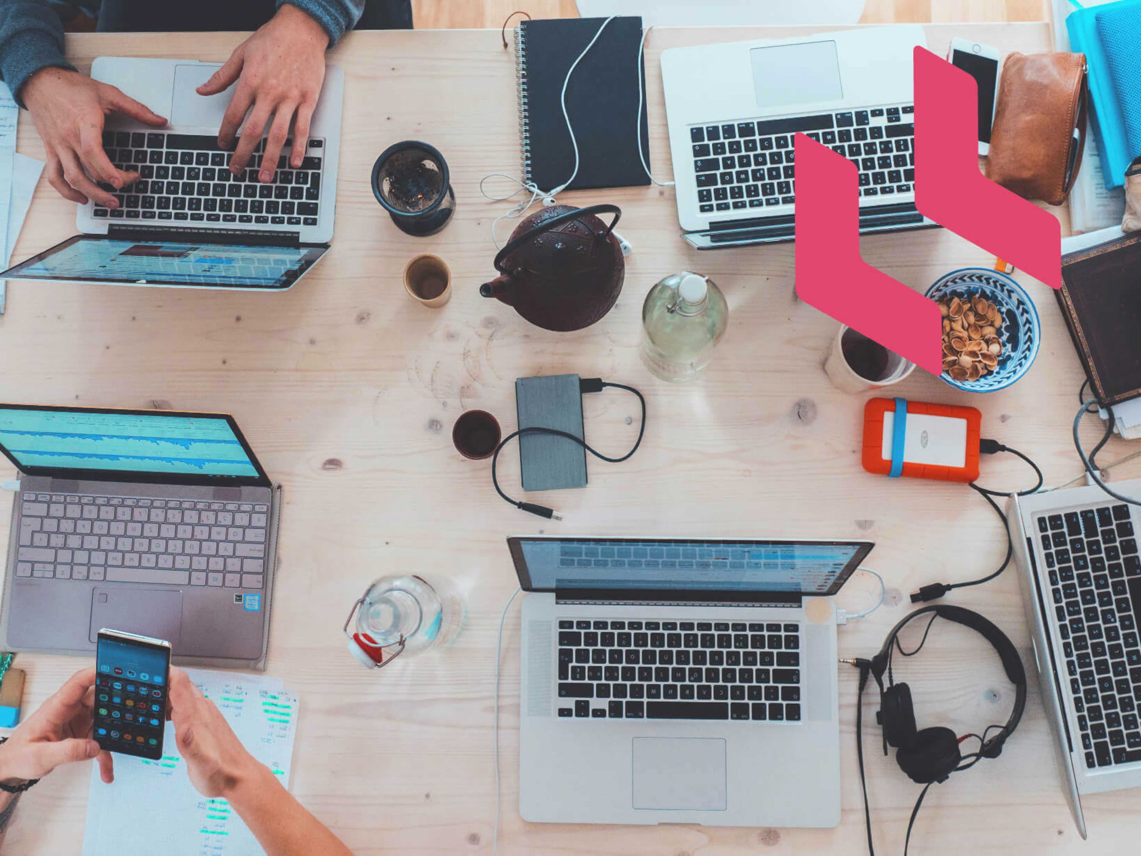 Comparing Products: Design Practices to Help Your Users Avoid Fragmented Comparison — Cover Image