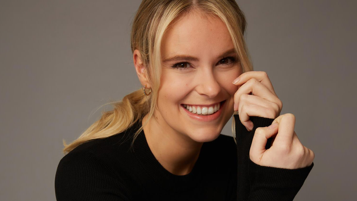 Helle Vanderheyden met een grote glimlach.